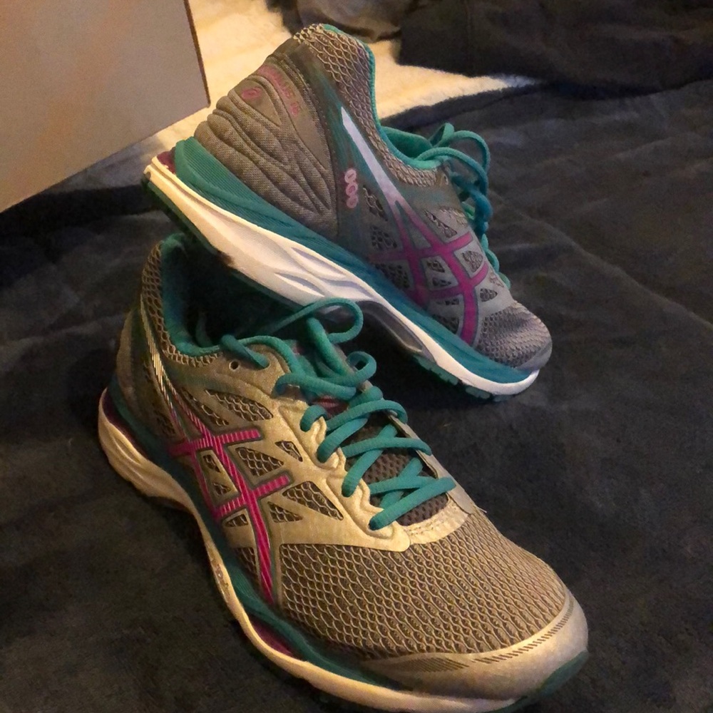 ASICS Gel-Cumulus 18, Women’s size 10